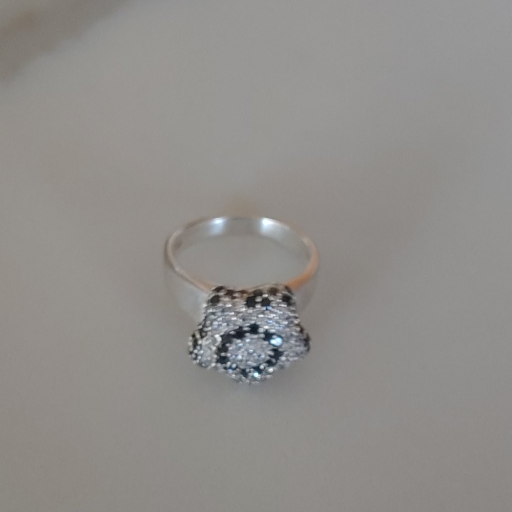 Silver Ring - Picture 2 of 3